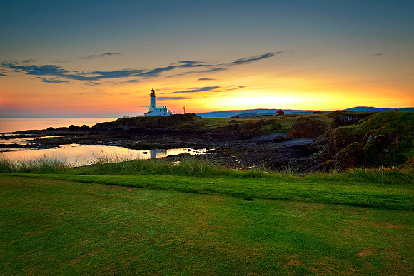 "Sunrise at Bruce's Castle"