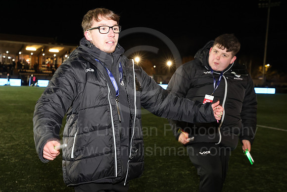 Entertainment_260102_112