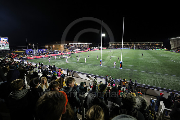 Crowd_260102_087