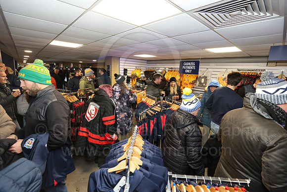 Club Shop_260102_073