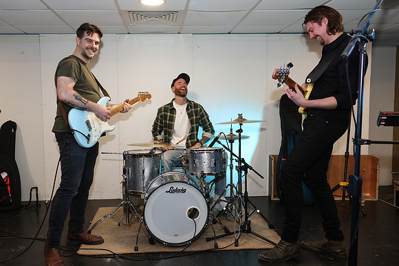 Band_260102_048
