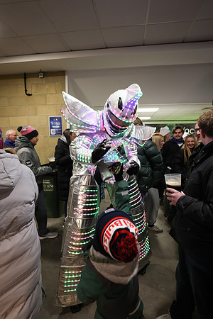 Entertainment_260102_102