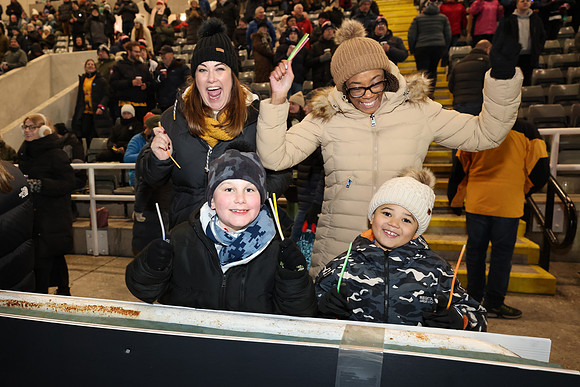 Supporters_260102_262
