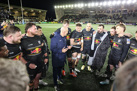 Huddle_260102_151