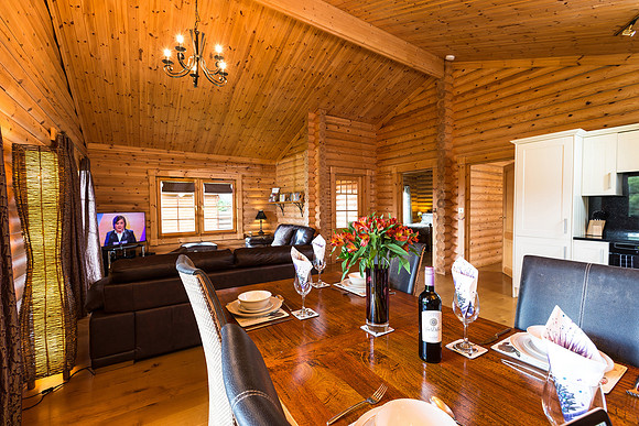 Lazy Days Cottages - Strathisla Dining & Lounge Area