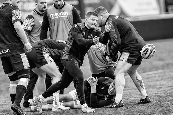 B&W_josh Barton_Training 15th Feb_15-02-2024_CL_893681