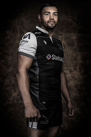 luther burrell home right smile_A