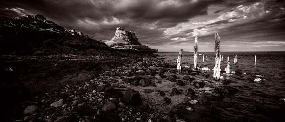 Holy Island_29-0A7-2024A_CL_1107398-Pano_B&W